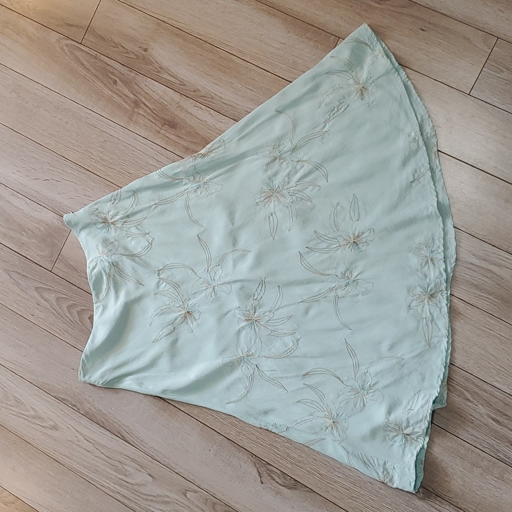 Elegant Floral Embroidered Skirt - Mint Green